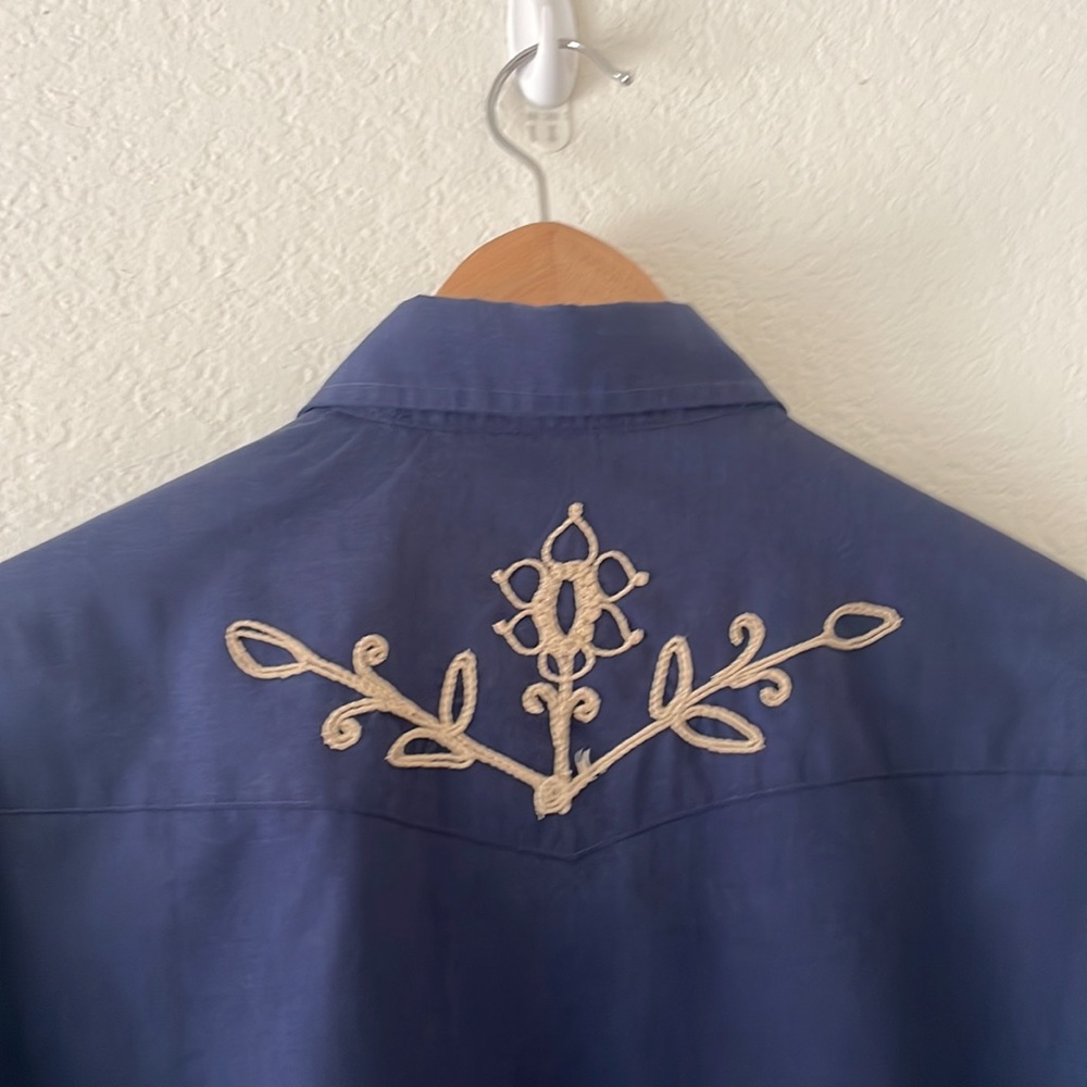 Chemise by Kennington embroidered rodeo button down - Picture 7 of 8